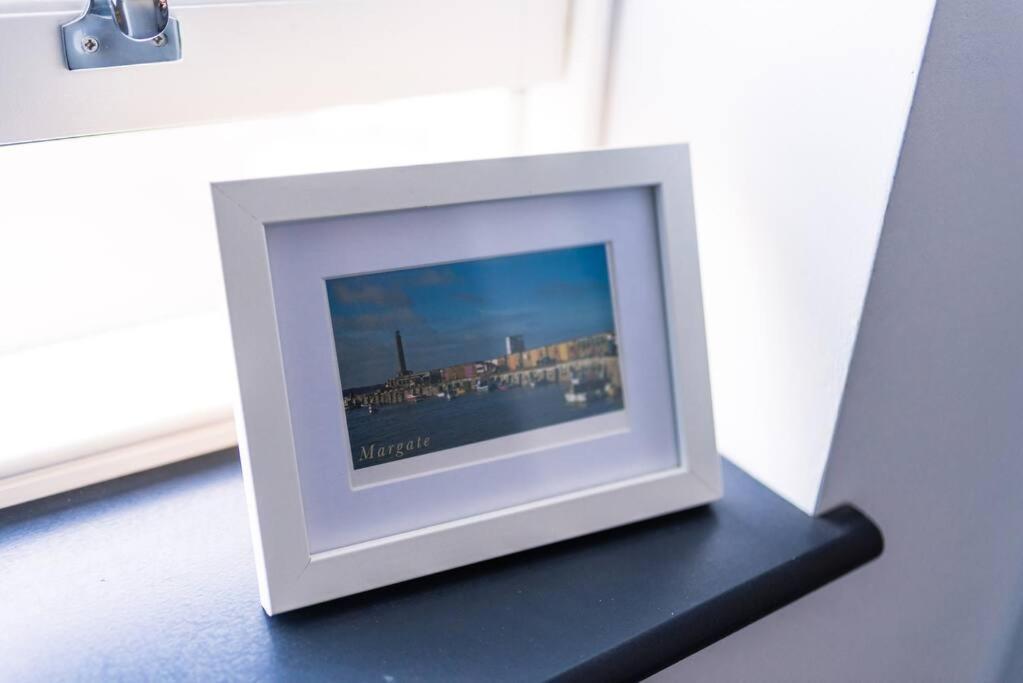 The Sunset Apartment - Margate Beach - By Goldex Coastal Breaks Exteriör bild