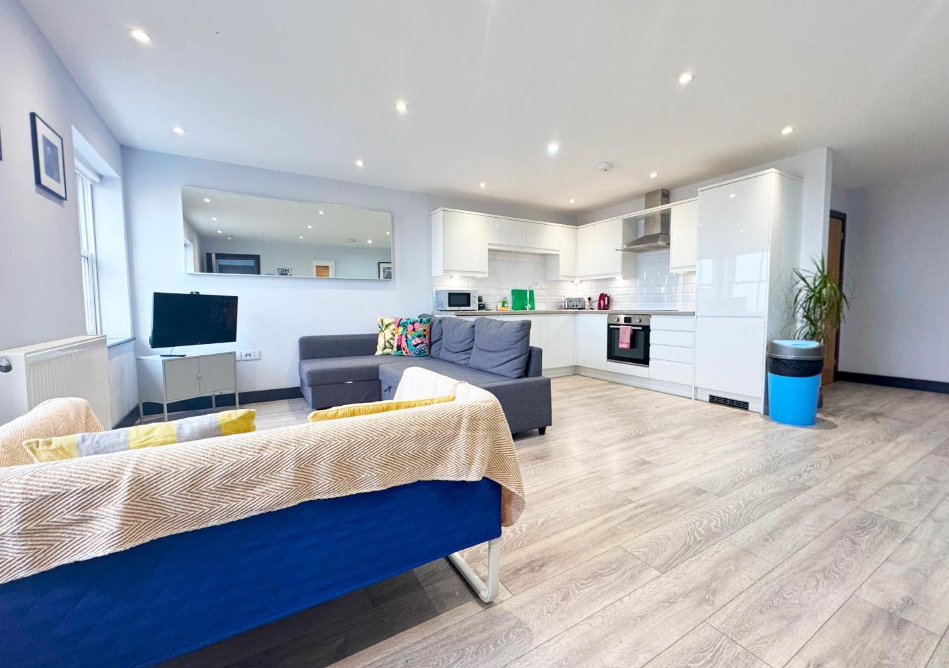 The Sunset Apartment - Margate Beach - By Goldex Coastal Breaks Exteriör bild